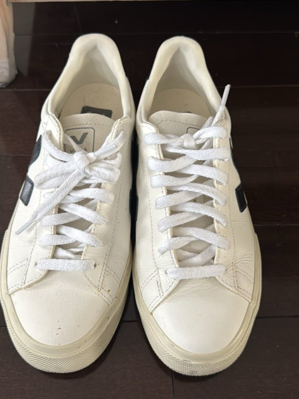EUC Veja Women's Shoes EUC 37